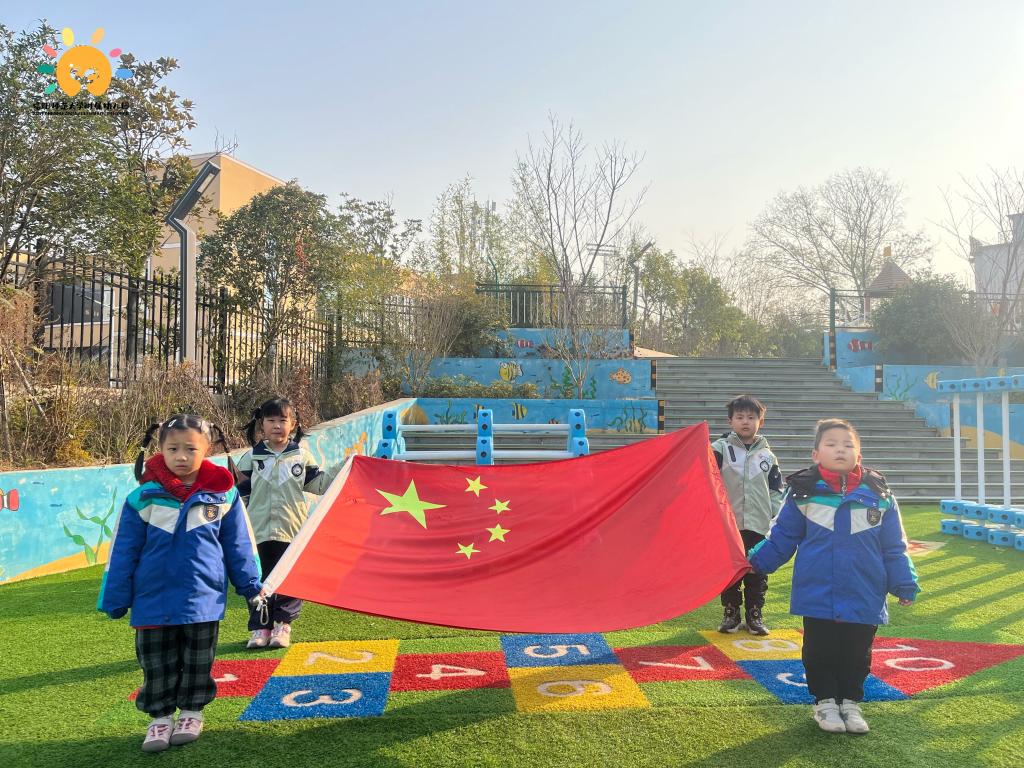 【升旗活动】冬天不怕冷，我是小勇士——信阳师范大学附属幼儿园主题升旗活动