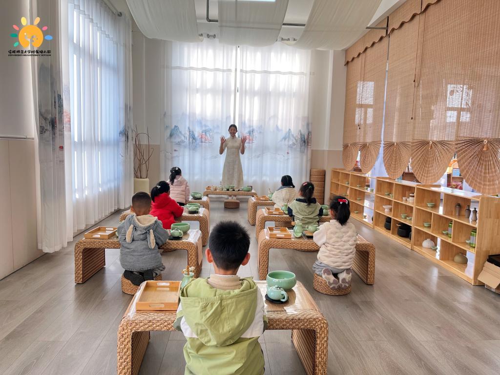 校企联动，艺润童年——信阳艺术职业学校师生走进信阳师范大学附属幼儿园，解锁多元成长新体验！