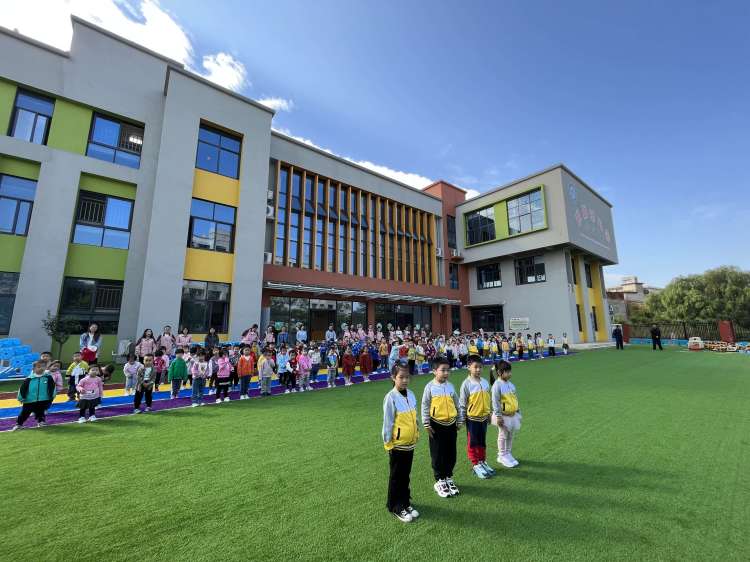 https://img.jianpian.info/material/949754ef3c974965a896e0d7d904671b.jpg?imageView2/2/w/750/h/1400/q/80
