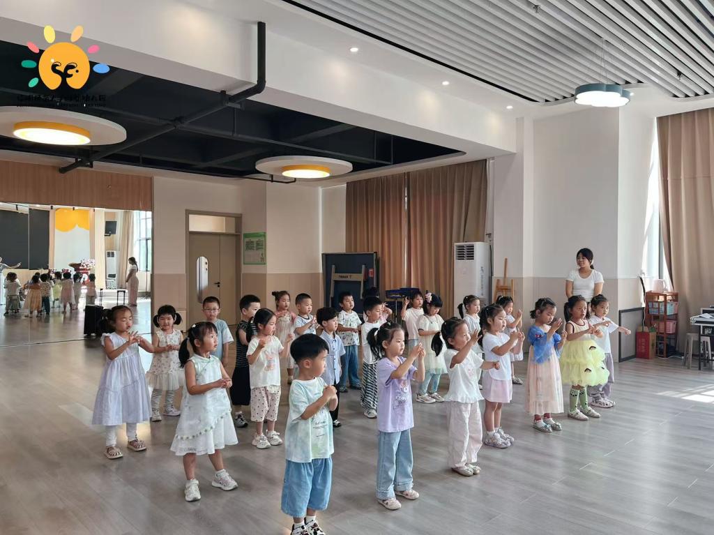 社团绽芳华，盛夏赴成长——信阳师范大学附属幼儿园开展多彩社团汇报展示活动